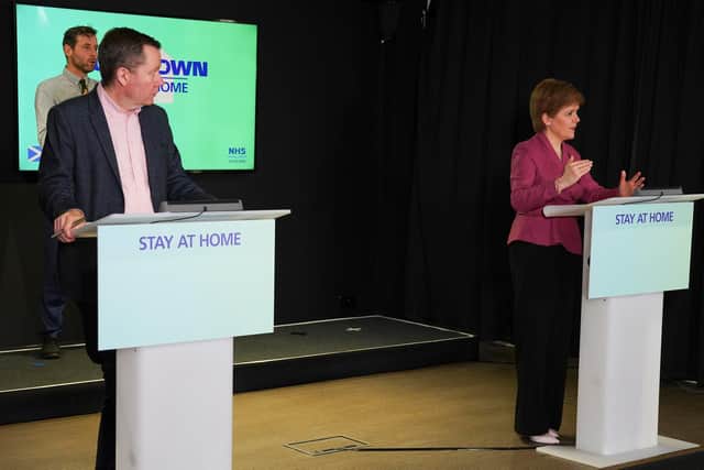 Both Nicola Sturgeon and Jason Leitch criticised the methodology of a negative report on Scotland's Test and Protect system.