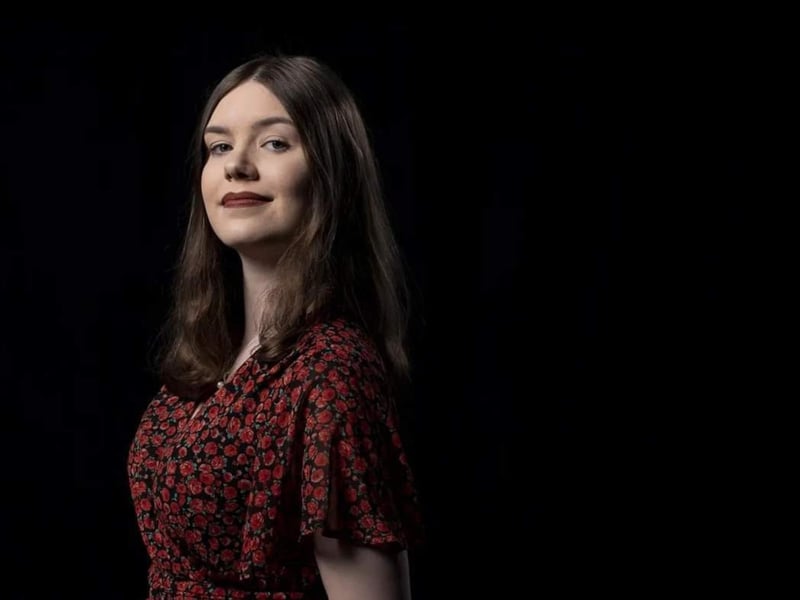 Frequently spotted in the centre of Inverness in the Scottish Highlands, Saffron is a native Gaelic speaker and a music student of Sabhal Mor Ostaig. Last year, Saffron was a finalist in the BBC Radio Scotland Young Traditional Musician.