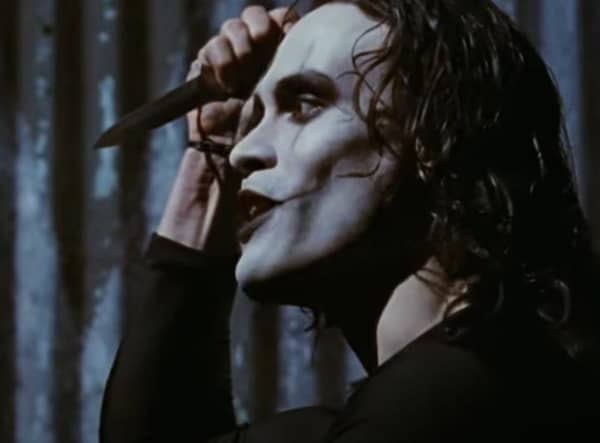 Brandon Lee plays Eric Draven in 1994 hit The Crow. Cr: YouTube/Miramax