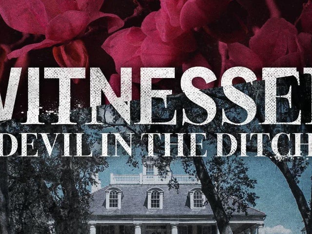 When the police struggle to uncover a murder that shocks the town, its inhabitants go in search of someone to blame.