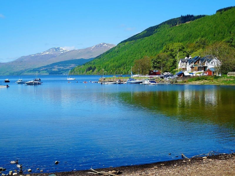 Spanning both the Perth and Kinross Council and the Stirling Council areas, Loch Tay stretches out to 26.4 square kilometres. Archaeologists have found evidence of people living on the banks of the loch dating back to the 8th and 7th millennia BC.