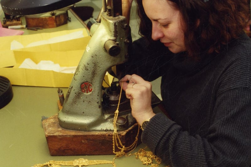 Hallmarking Indian gold, 1995 (S40075)