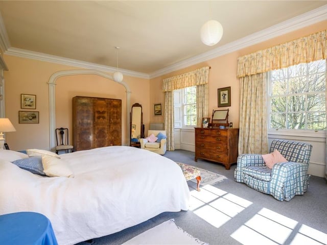 Principal bedroom.