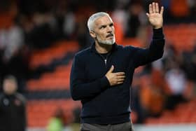 Jim Goodwin has signed a new contract with Dundee United until the summer of 2025.