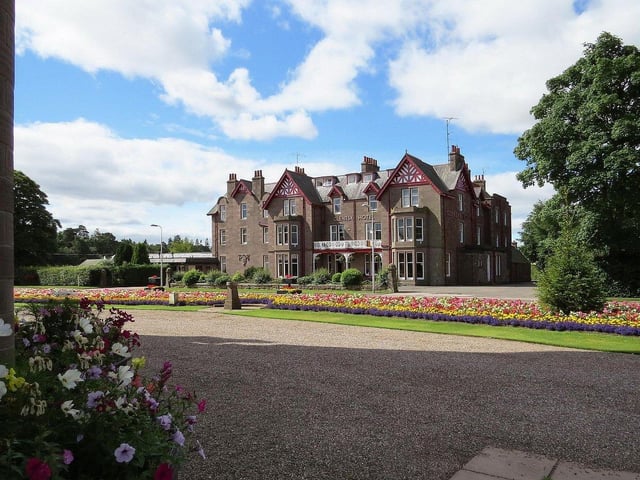 The Glenesk Hotel is situated in the village of Edzell at the foot of the Angus Glens, just over an hour from the slopes of Glenshee. The hotels has a bar offering over 1200 malts, 200 gins, 80 rums, 70 vodkas and 60 ales. There's also a resturant, public lounges, and a leisure club with a swimming pool, steam, hot tub, sauna, small gym and games room with a full size snooker table. Guests also get discounted rates at next door Edzell Golf Club - so even if there's no snow you'll not be stuck for things to do. Rooms start at £190 a night.