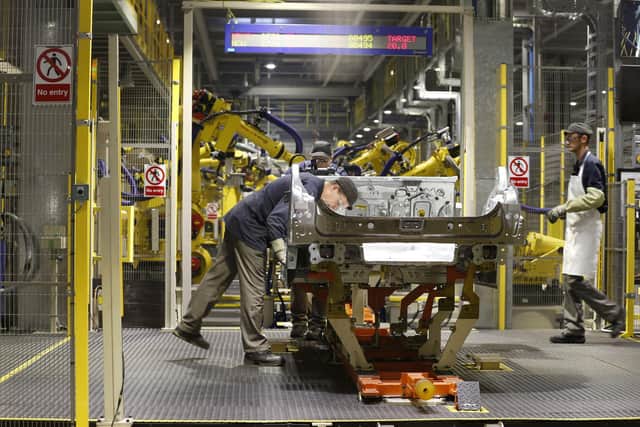 Both the manufacturing sector and the services industry reported a decrease in output in the latest RBS tracker.