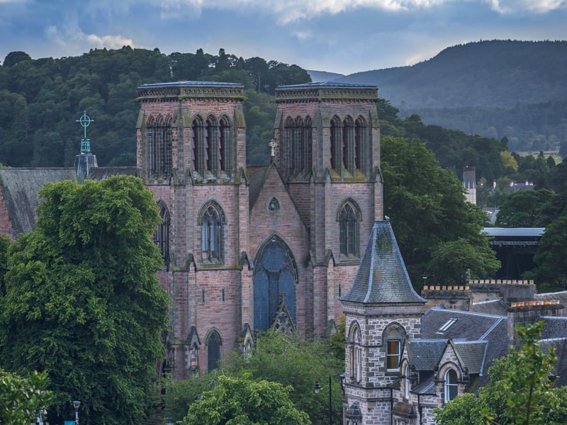 Also known as the Cathedral Church of Saint Andrew, Inverness Cathedral is located in Inverness in the Scottish Highlands. Aspects of the building like its Red Tarradale Stone see architecture enthusiasts flock to its grounds.