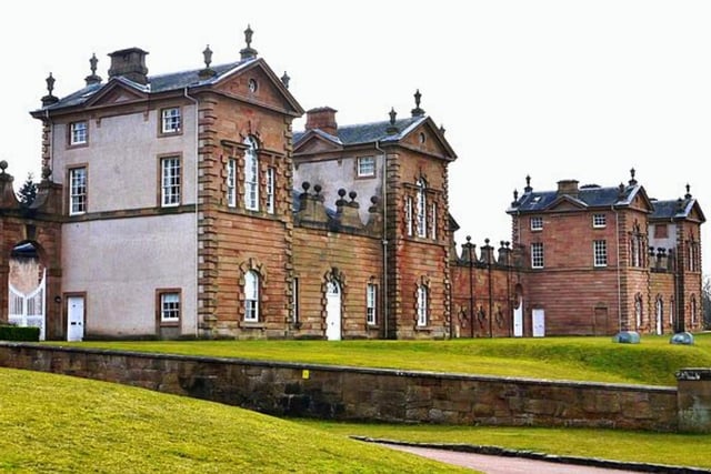 Chatelherault is a gorgeous country park located in Hamilton (South Lanarkshire), to pronounce its name you would say "chat - le - row".