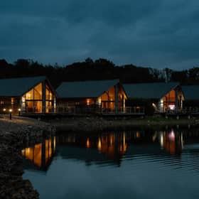 Night falls on Landal Twin Lakes, a stunning lakeside retreat alive with wildlife, awash with natural beauty.