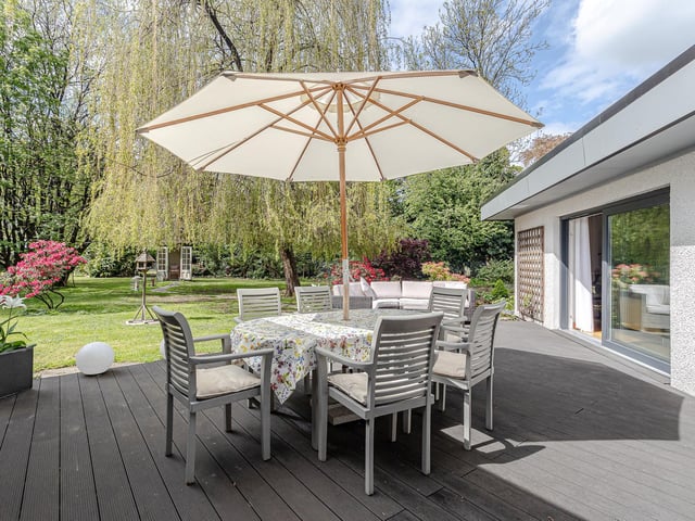 Exterior: The home’s well-maintained grounds include a Japanese garden, fruit trees, greenhouse, summerhouse and garage.
Contact: Halliday Homes