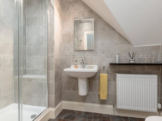 Bedroom 2 en-suite.