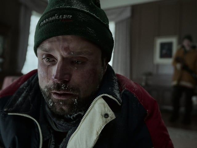 This US TV shows begins in the dark, early days of a zombie apocalypse, and follow the surviving strangers as they band together like a family to find the strength they need to survive and regain contact with those closest to them.