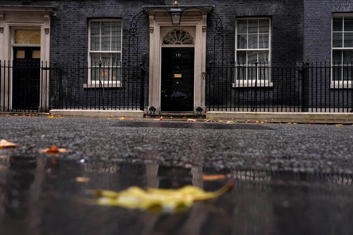 Liz Truss resigns as Prime Minister after losing support of party and public
