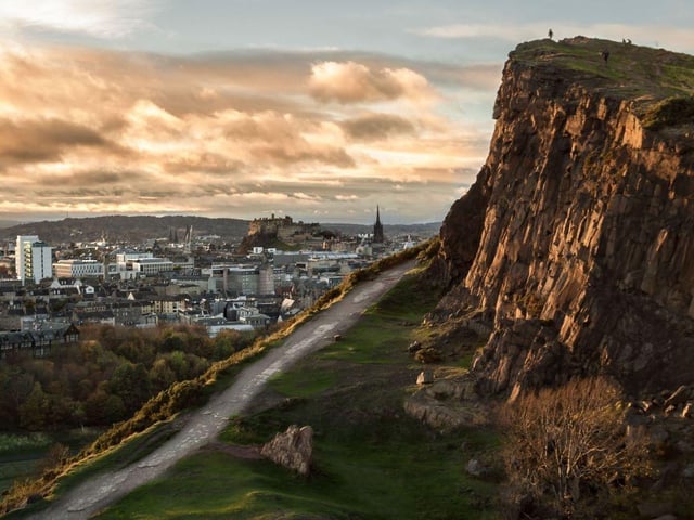 Scotland's Capital city and its surroundings has a population of 530,990. As well as Edinburgh it includes Musselburgh and Wallyford.