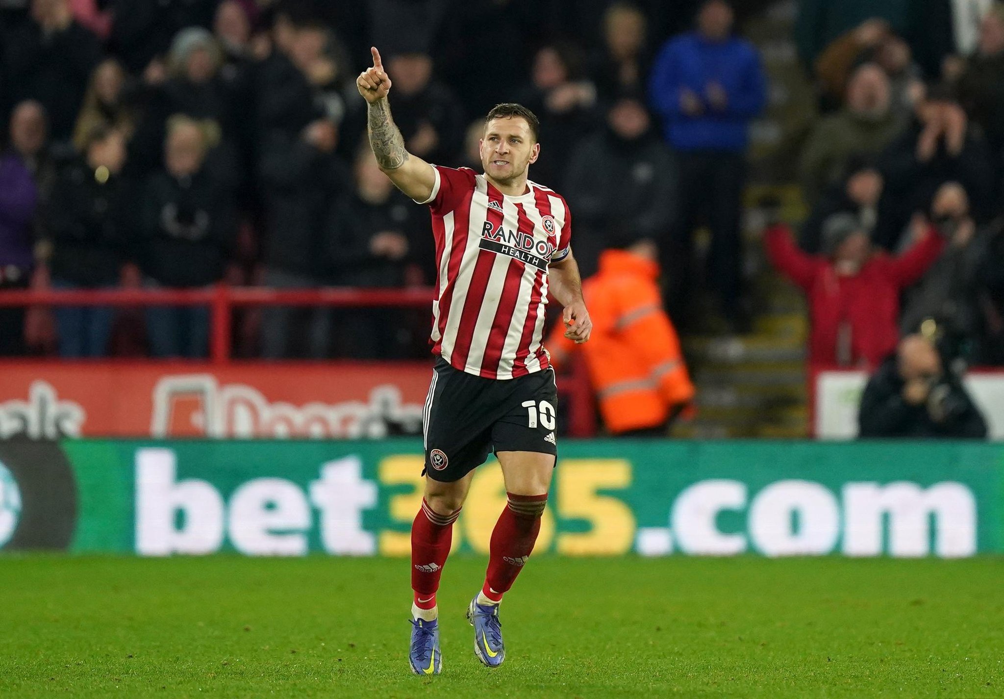 Man arrested after Billy Sharp allegedly assaulted on touchline during Nottingham Forest v Sheffield United