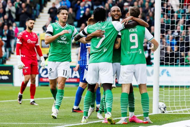 Dylan Vente celebrates with his Hibs teammates after scoring in the 2-0 win over St Johnstone. (Photo by Ross Parker / SNS Group)