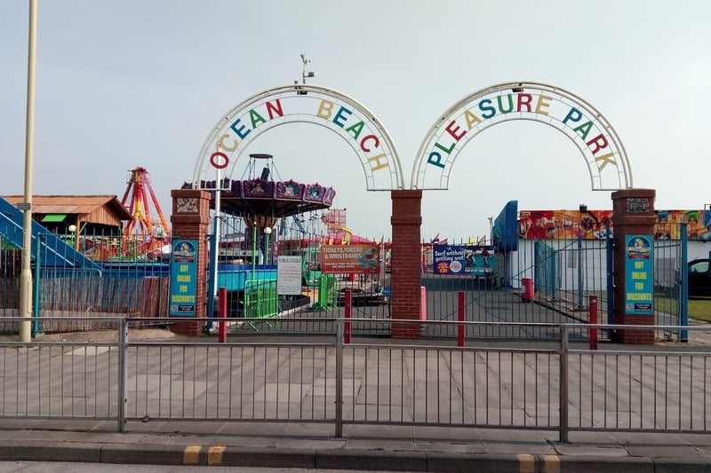 Families weren't able to enjoy the Good Friday tradition of a trip to the fair again this year, though food outlets and the adventure golf are open, and passersby can be seen. In 2020, all was silent in Sea Road.