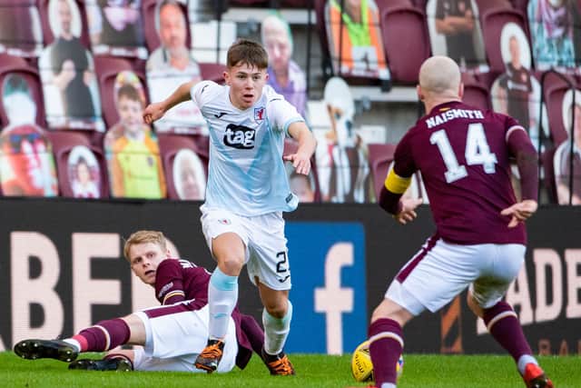 Rangers youngster Kai Kennedy takes on Hearts captain Steven Naismith during his impressive debut for loan side Raith Rovers (Photo by Paul Devlin / SNS Group)