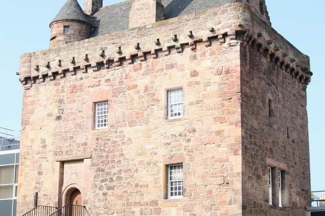 Although not in the Old Town, this building is worth a mention due to its age. Sometimes referred to as Merchiston Castle, this five-storey L-plan tower was built around 1454 by Alexander Napier, the second Laird of Merchiston. The building remained in the Napier family for several centuries and it is recorded that John Napier, the inventor of logarithms was born here in 1550. How appropriate then that the tower is now situated in the grounds of modern-day Napier University. The tower was built upon a rocky outcrop, which can still be seen on two sides of the building.