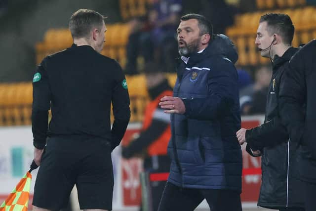 St Johnstone manager Callum Davidson exchanges words with the linesman during the 1-0 defeat to Aberdeen (Photo by Craig Williamson / SNS Group)