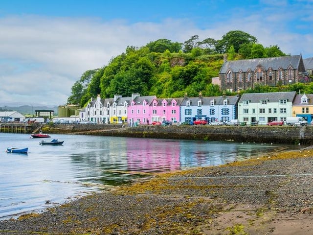 This small fish and chip shop has an ideal location, as its name suggests, overlooking the harbour in Portree on the Isle of Skye. Enjoy a fish supper overlooking the water and the famous colourful houses.