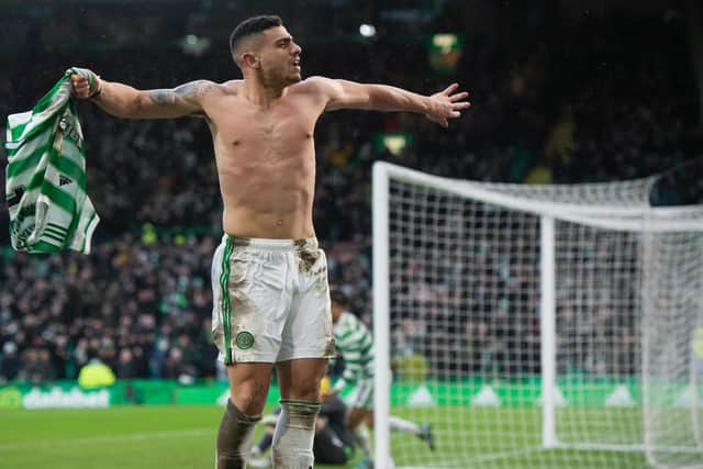Celtic's Giorgios Giakoumakis celebrates making it 3-2 against Dundee.