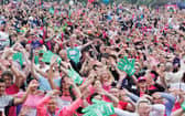 More than 6,700 people took part in the fundraising race for Cancer Research UK in Glasgow.