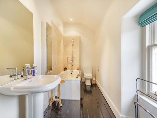Bedroom 5 en-suite.