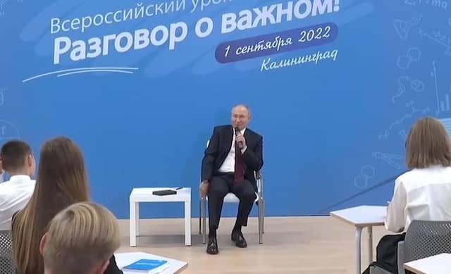 Footage from this month shows Vladimir Putin's legs shaking