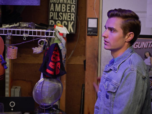 Easy discover the characters, modern romance technology and culture that surrounds the American state of Chicago. Stars Hollywood A-lister Dave Franco.