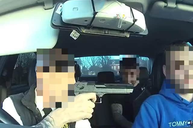 FonAcab taxi - 'gun' threat video