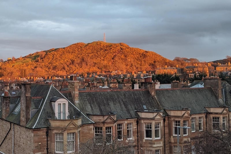 The Braid Hills (also known as the Braids) have a famous golf course which can be found on the south-western edge of Edinburgh. The name is derived from ‘Am Bràghad’ which means ‘the upper part’.