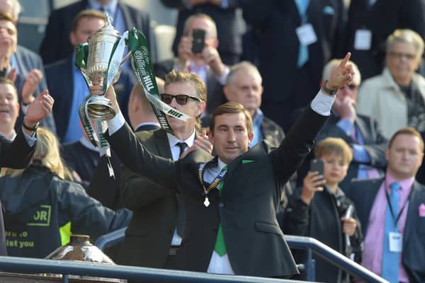Former Hibs manager Alan Stubbs lifts the Scottish Cup after a historic win in 2016.