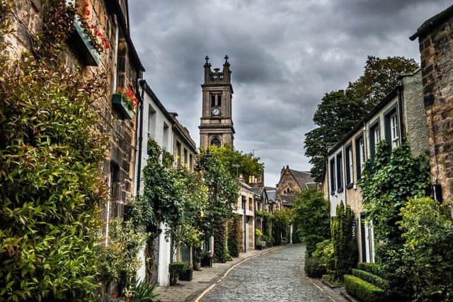 Beautiful historical streets of Edinburgh