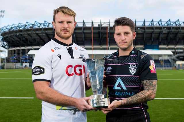 Grant Sheills of Southern Knights and Jordan Lenac of Ayrshire Bulls with the Super6 trophy. (Photo by Ross Parker / SNS Group)