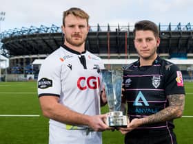Grant Sheills of Southern Knights and Jordan Lenac of Ayrshire Bulls with the Super6 trophy. (Photo by Ross Parker / SNS Group)