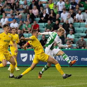 Ewan Henderson equalises for Hibs