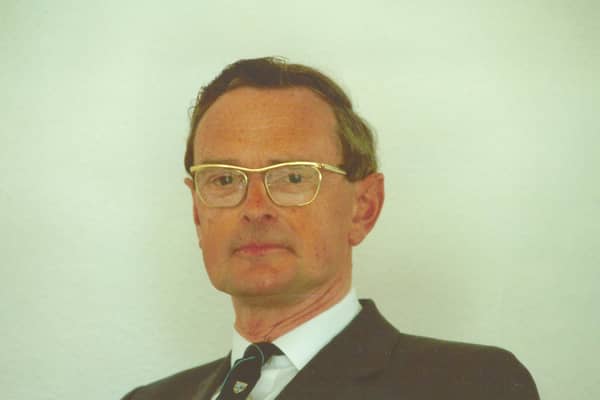Prof Colin Davidson