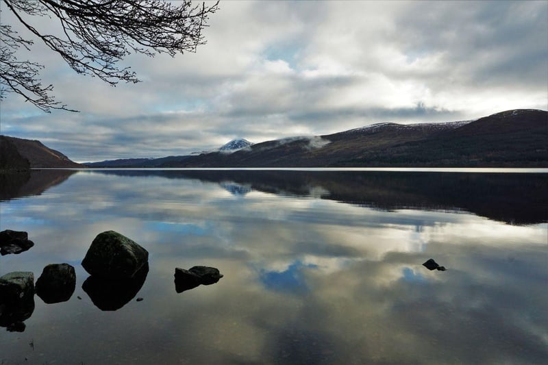 Located in Perth and Kinross, Loch Rannoch has a surface area of 19 square kilometres. The wild expanse of Rannoch Moor stretches out from the western banks of the loch.