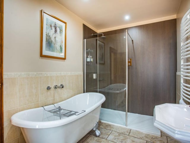 Bedroom 2 en-suite.