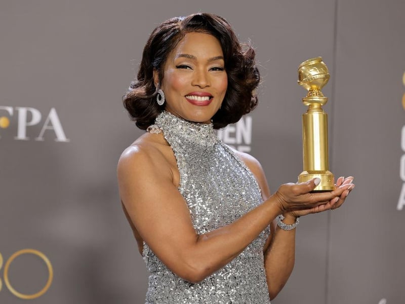The legendary Angela Bassett was honoured for her supporting role in Black Panther: Wakanda Forever beating off Jamie Lee Curtis and Carey Mulligan for the award.