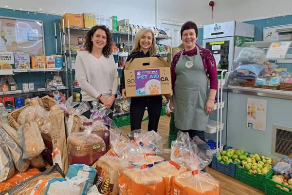 Mairi Gougeon with Kirsteen Campbell and Pet Aid coordinator, Carrie Gianelli.(Scottish SPCA)