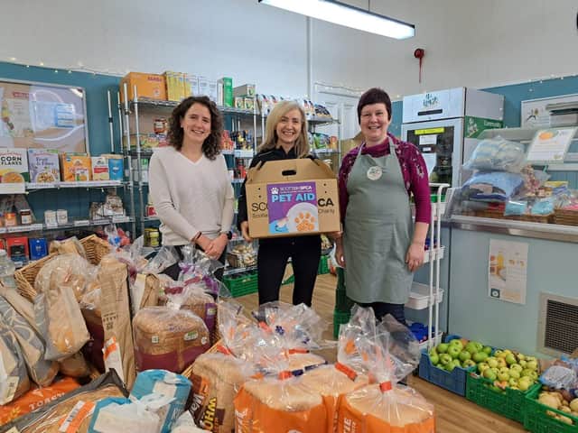 Mairi Gougeon with Kirsteen Campbell and Pet Aid coordinator, Carrie Gianelli.(Scottish SPCA)
