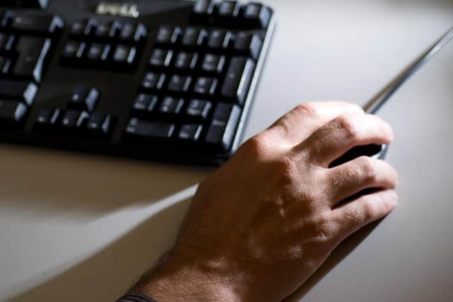 The new data shows that in December full-time online job postings rose by 2.5 per cent, following a 1.5 per cent rise in and a 0.3 per cent increase in October.