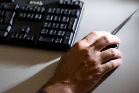 The new data shows that in December full-time online job postings rose by 2.5 per cent, following a 1.5 per cent rise in and a 0.3 per cent increase in October.