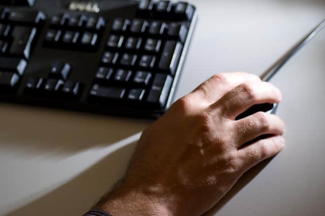 The new data shows that in December full-time online job postings rose by 2.5 per cent, following a 1.5 per cent rise in and a 0.3 per cent increase in October.