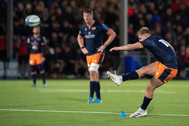 Edinburgh's Jaco van der Walt slots home the match-winning penalty against Zebre. (Photo by Ross Parker / SNS Group)