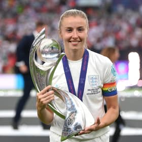 Leah Williamson with the UEFA Women's EURO 2022 Trophy (Photo by Shaun Botterill/Getty Images)