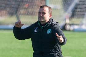 Shaun Maloney takes Hibs training ahead of the trip to Dundee.  (Photo by Craig Foy / SNS Group)