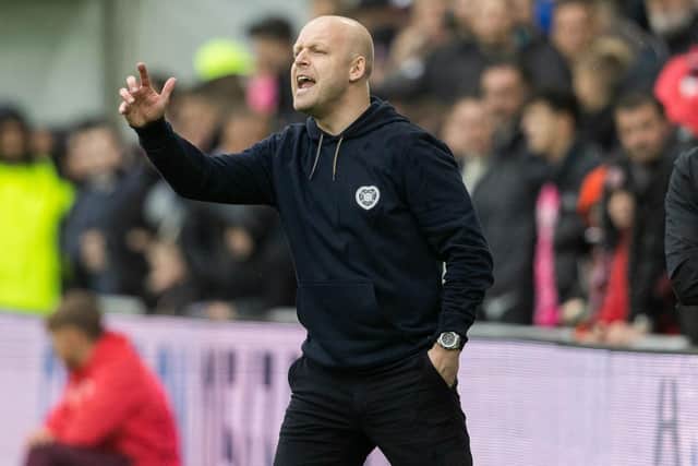 Steven Naismith issues instructions during Hearts' 2-2 draw with Hibs at Tynecastle.